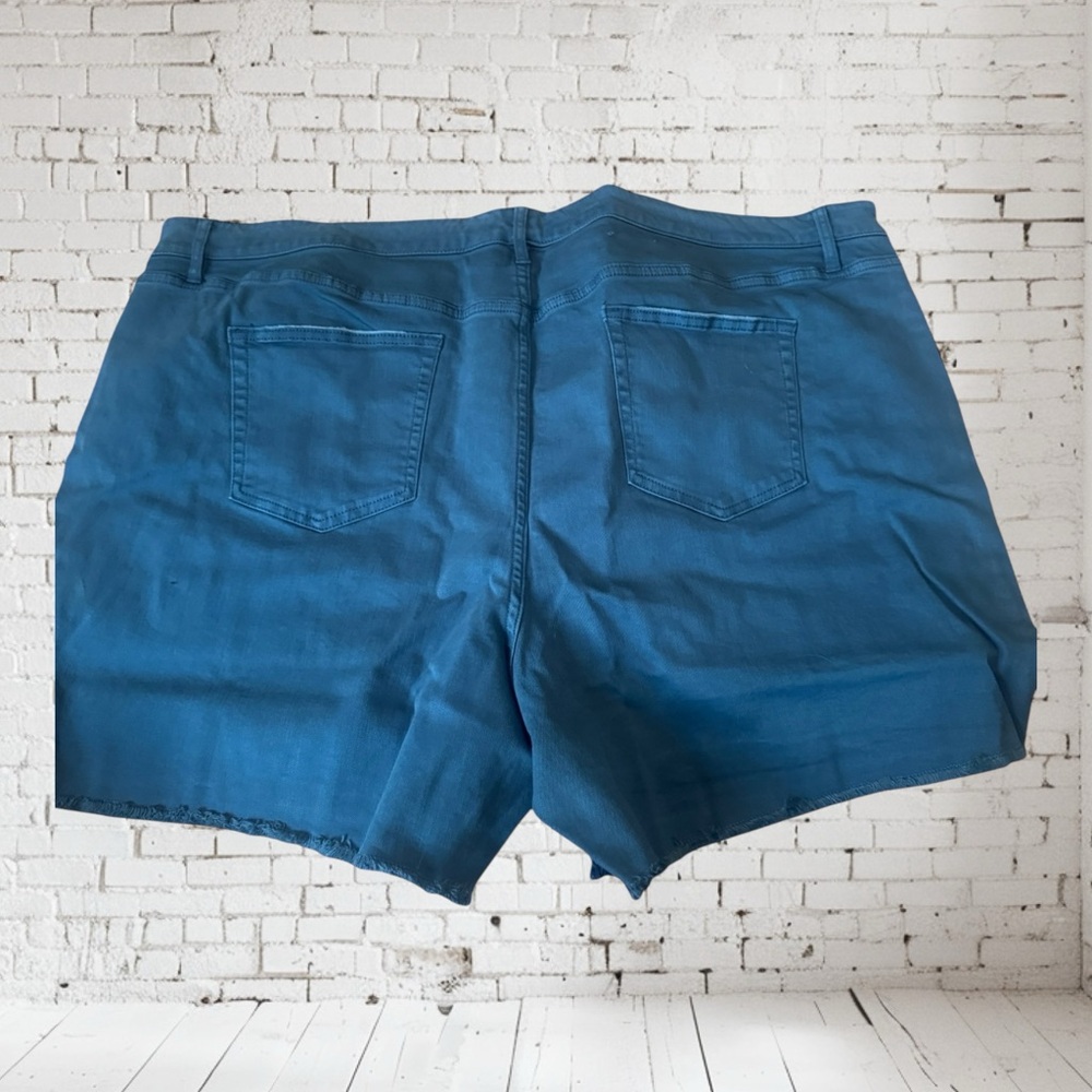 Candace Cameron Bure Denim Shorts NWT | 28P Pacific Wash Classic Fit - Picture 4 of 6